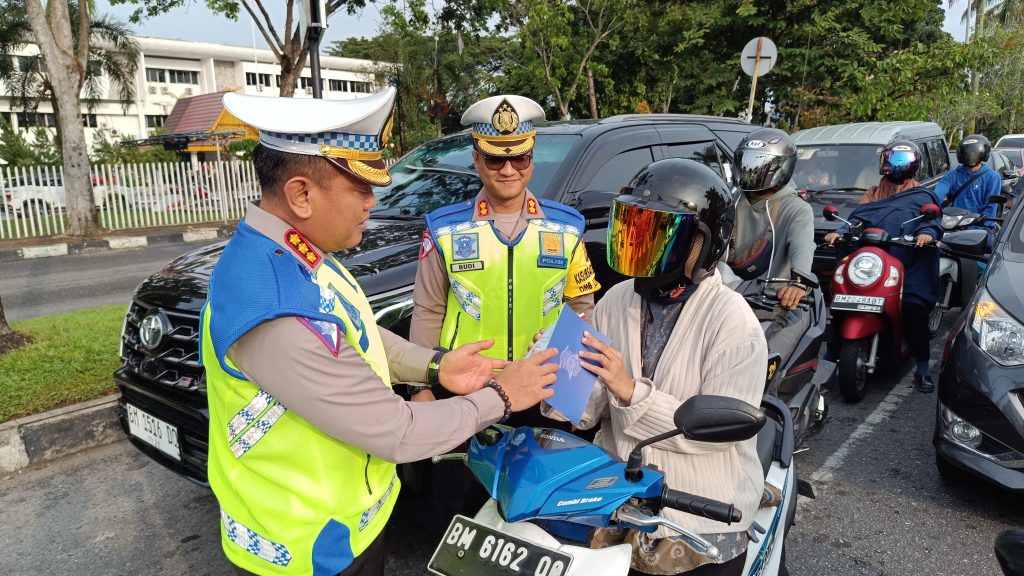 Program Baru Ditlantas Polda Riau â€œBTHâ€ , Demi Keselamatan Pengendara Sepeda Motor